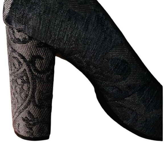 NINE WEST DENTON BLACK VELVET
BROCADE ROUND TOE 4" BLOCK HEEL PUMPS SIZE 7. - Picture 5 of 7